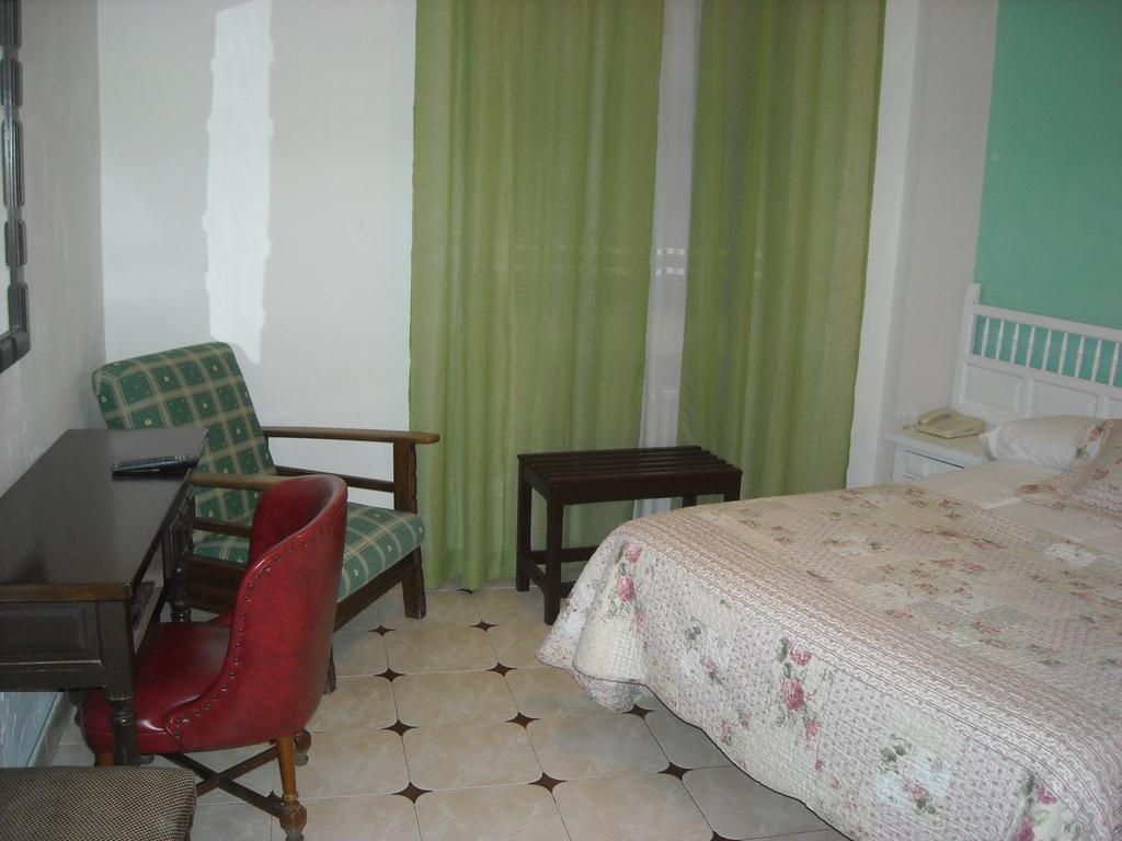 Hostal Residencia Avenida Cuenca  Eksteriør billede