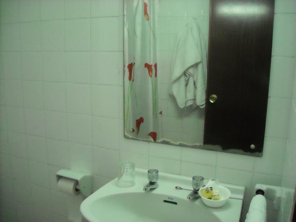 Hostal Residencia Avenida Cuenca  Eksteriør billede