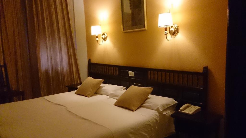 Hostal Residencia Avenida Cuenca  Eksteriør billede