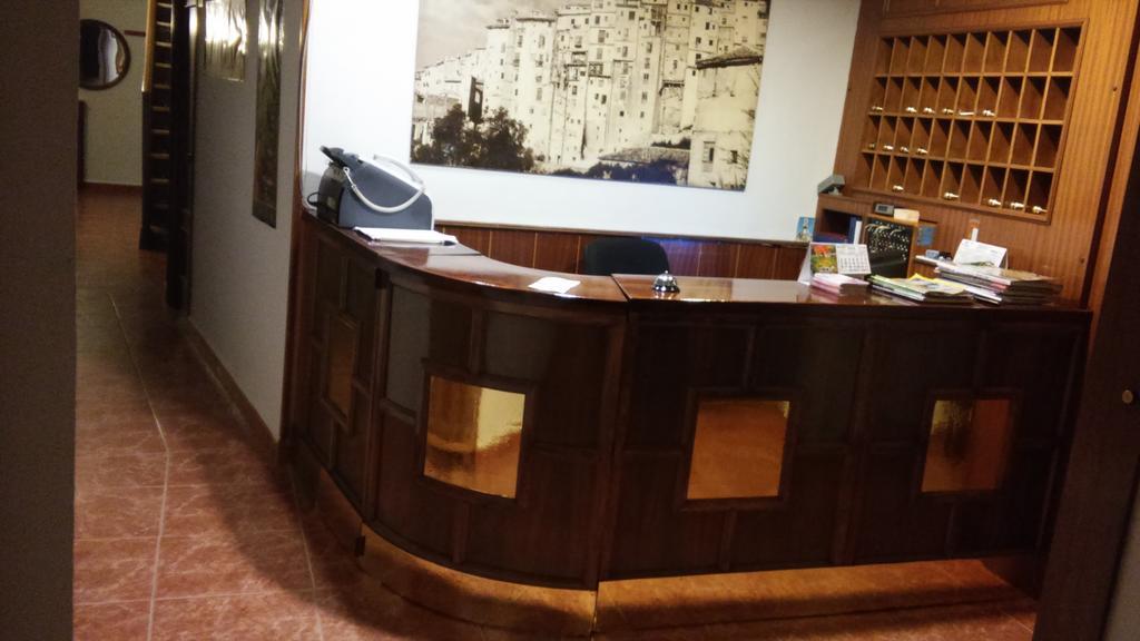 Hostal Residencia Avenida Cuenca  Eksteriør billede