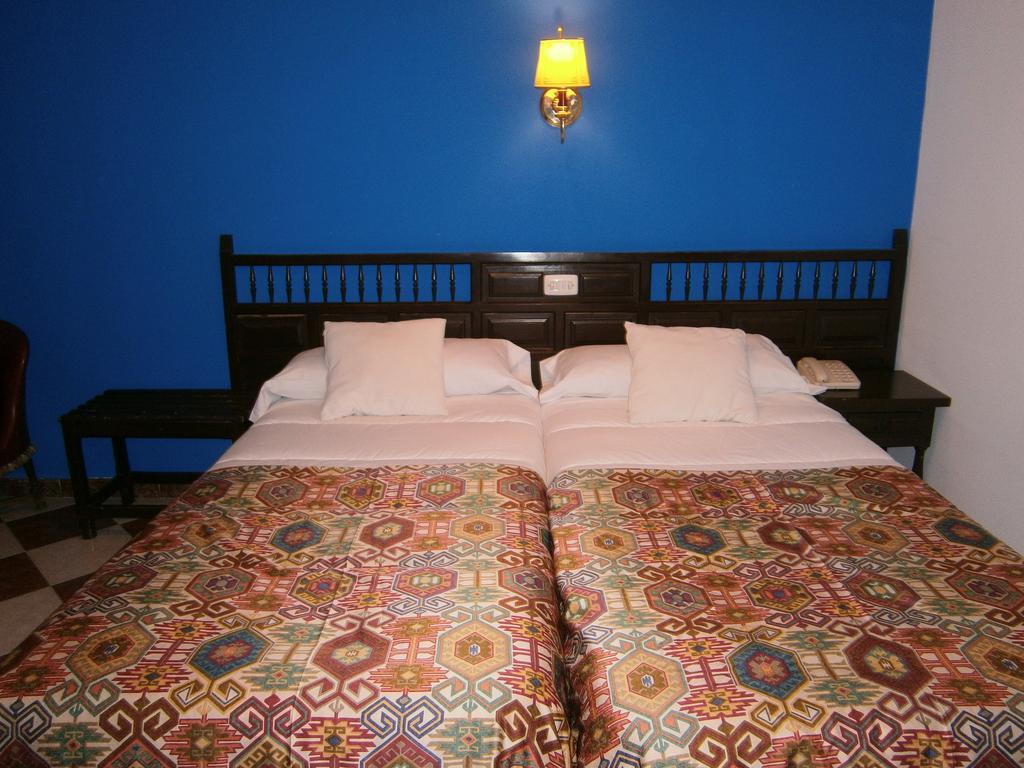 Hostal Residencia Avenida Cuenca  Eksteriør billede