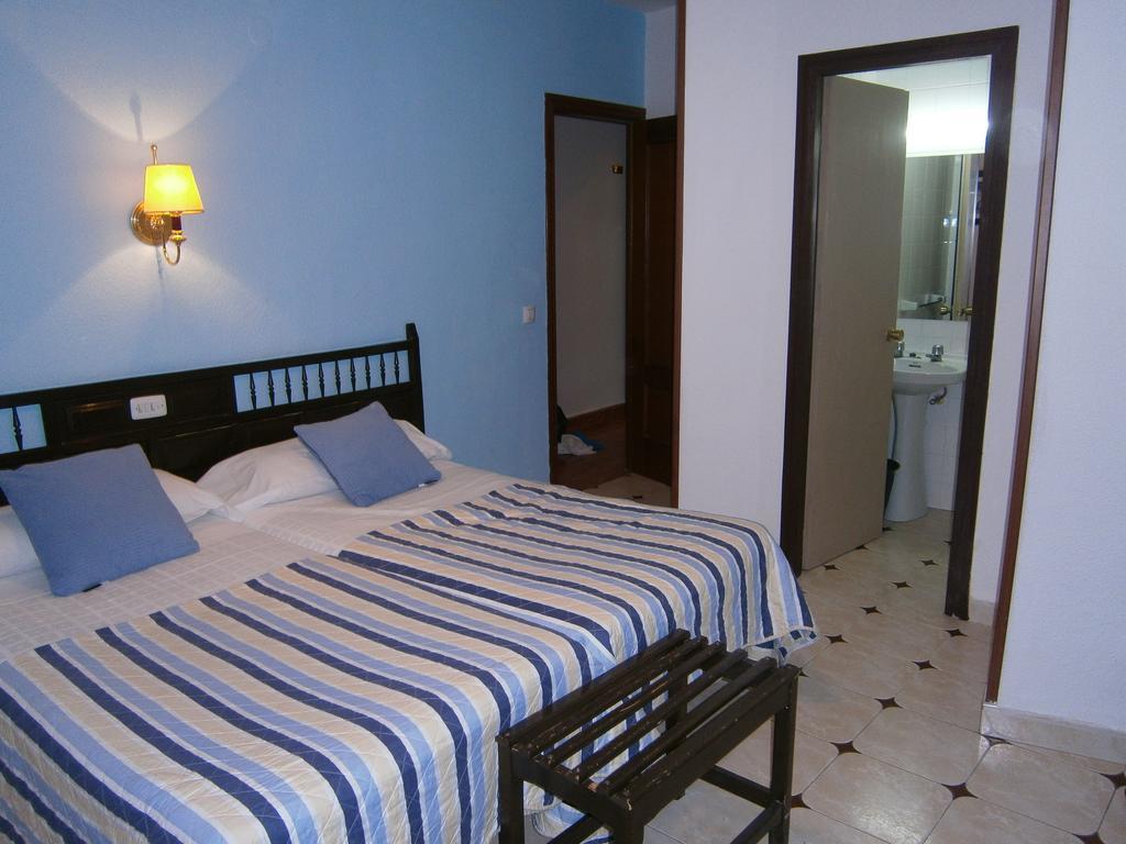 Hostal Residencia Avenida Cuenca  Eksteriør billede