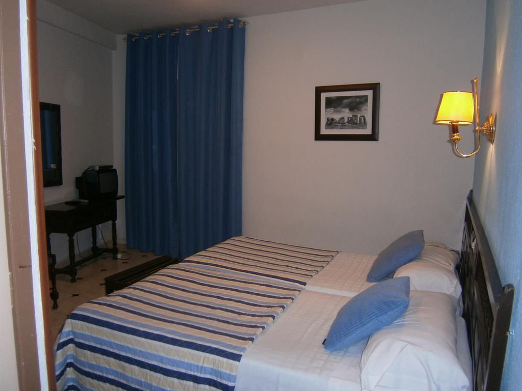 Hostal Residencia Avenida Cuenca  Eksteriør billede