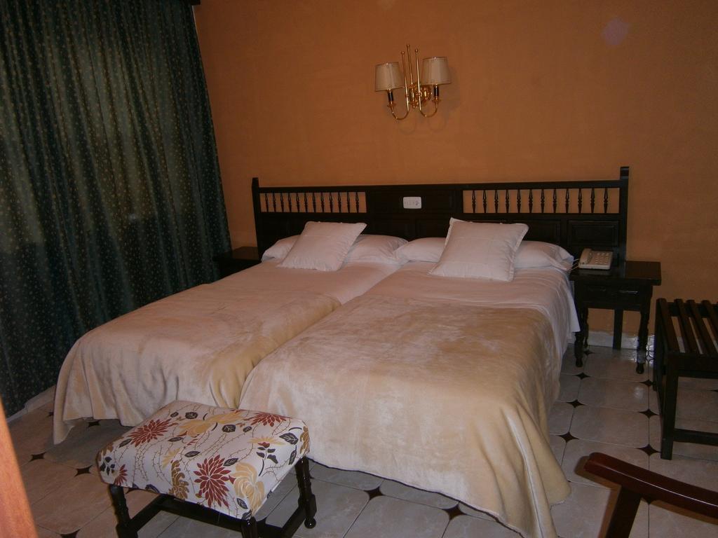 Hostal Residencia Avenida Cuenca  Eksteriør billede