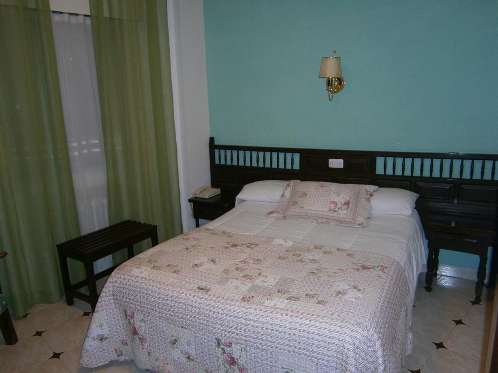 Hostal Residencia Avenida Cuenca  Eksteriør billede