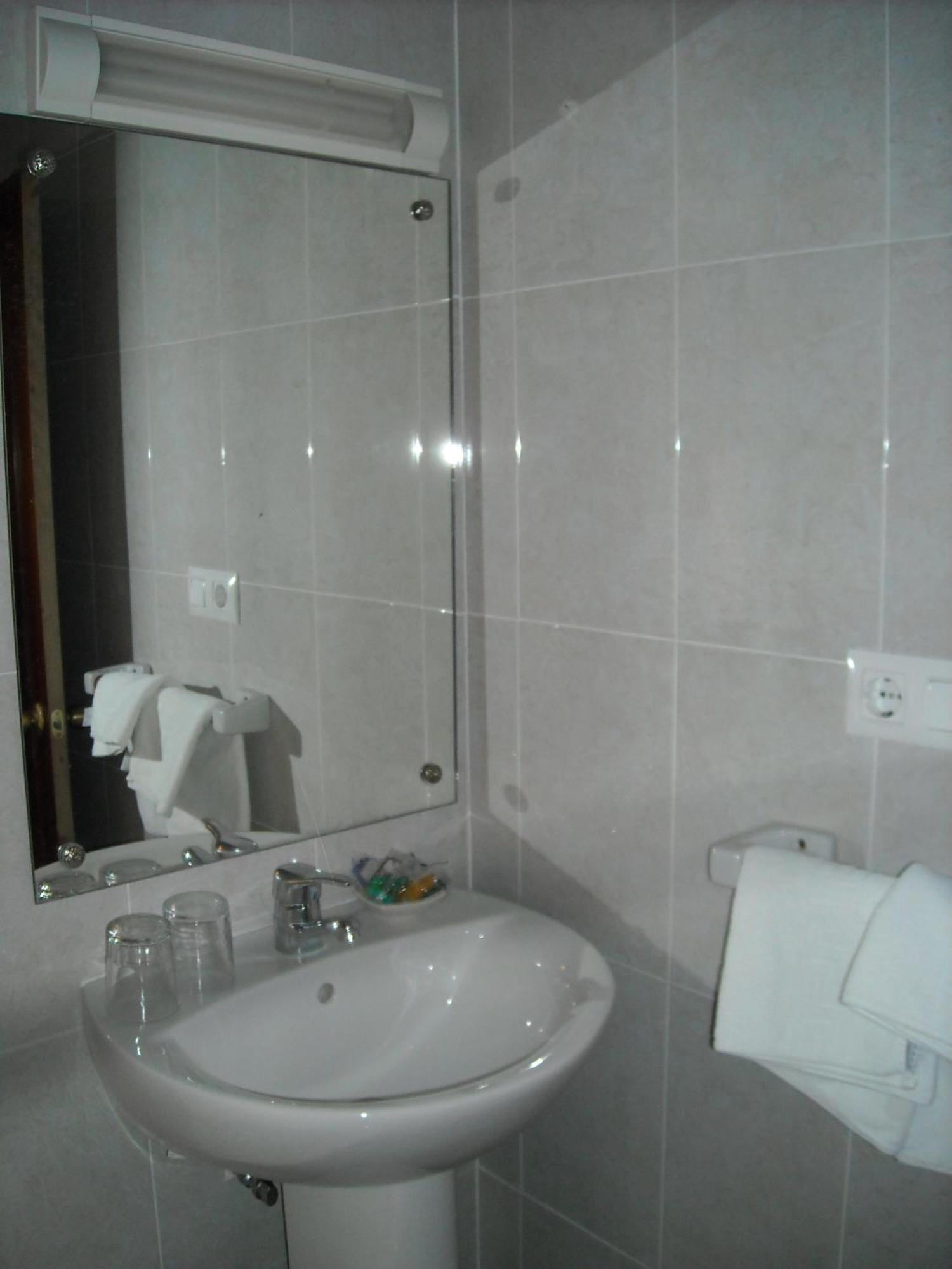 Hostal Residencia Avenida Cuenca  Eksteriør billede